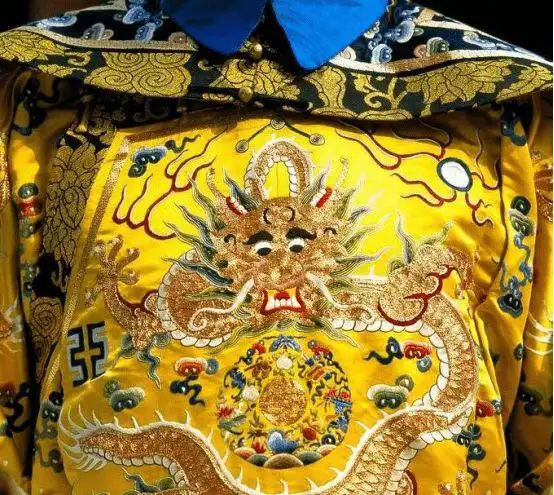 古代皇帝的龙袍不能水洗穿臭了该怎么办还是贫穷限制了想象力