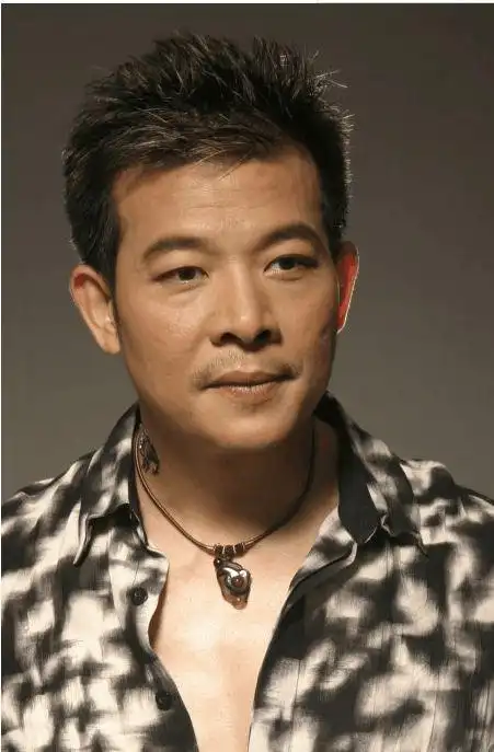 张耀扬是香港诸多演员中颇有特色的一员,从艺以来他总共拍了五十几部