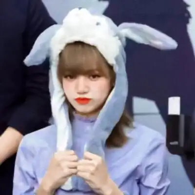 浪漫宇宙的核心 lisa头像/微信头像/qq头像/可爱头像/沙雕头像/搞怪