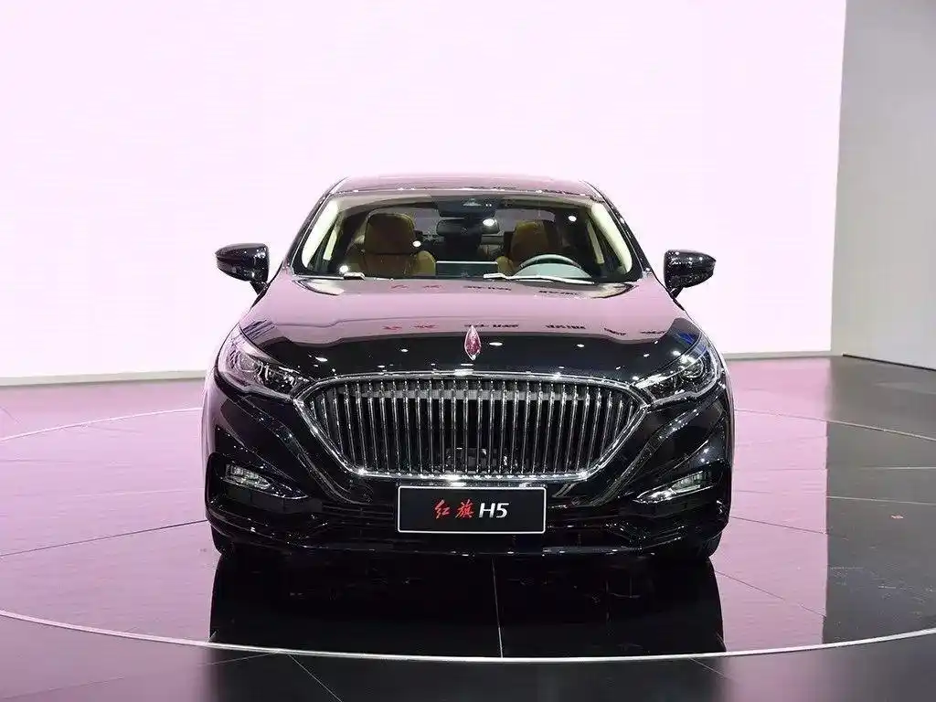 红旗首款亲民级车型,刚上市热议不断,售15万,要的就是性价比