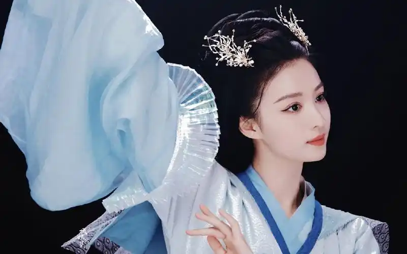 【王楚然古装】王楚然就是天生的古人吧,她扮演的的洛神女真是翩若