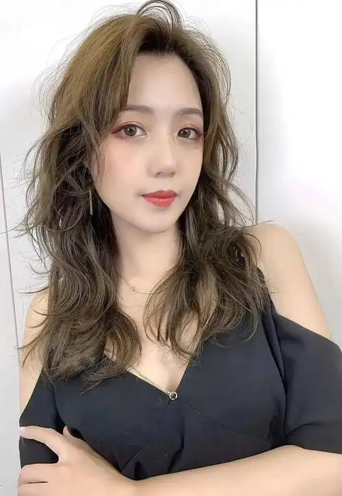 2020流行"满头烫"【精选80款】_发型