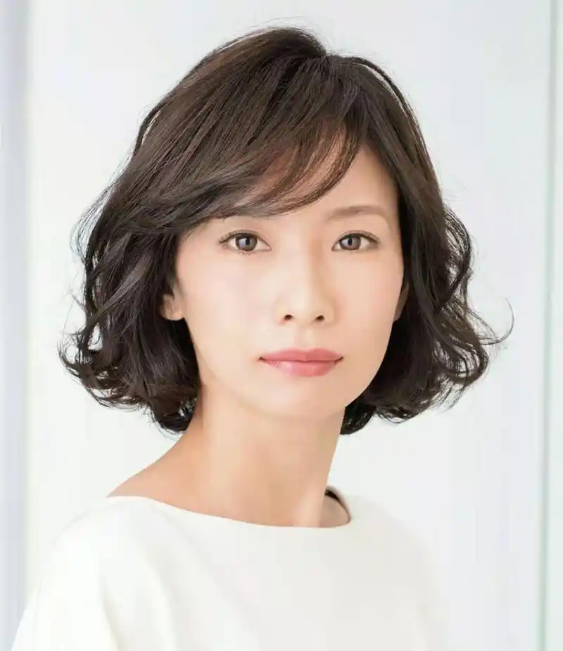 50岁女人过年烫发就选这4种发型洋气减龄显气质好看好打理