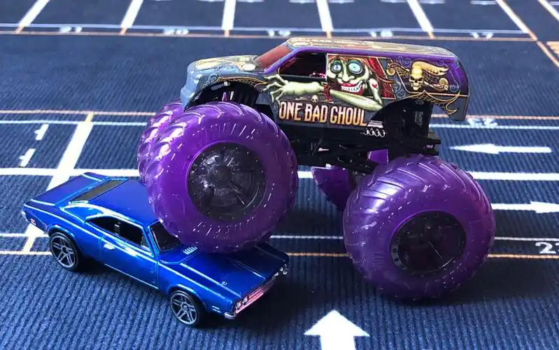 风火轮 hotwheels 狂野大脚车 僵尸车