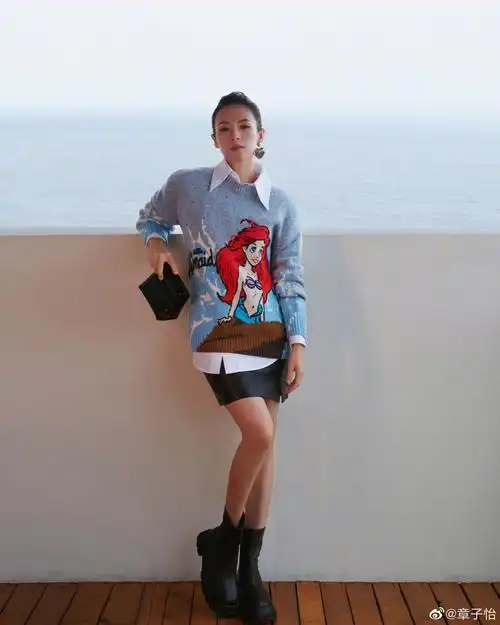 章子怡微博写真