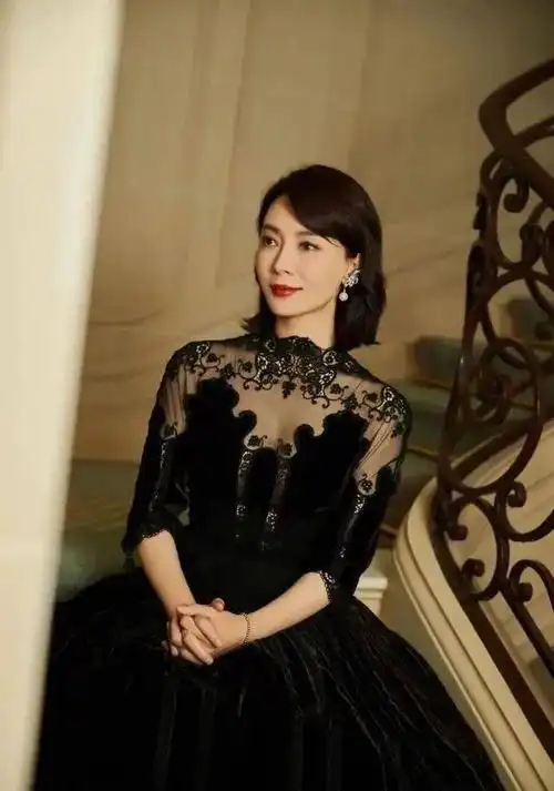 旗袍美人陈数让董卿自叹不如的她活成女人最想要的样子