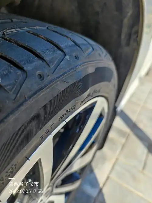 大众速腾 4000公里轮胎起包怎么办?