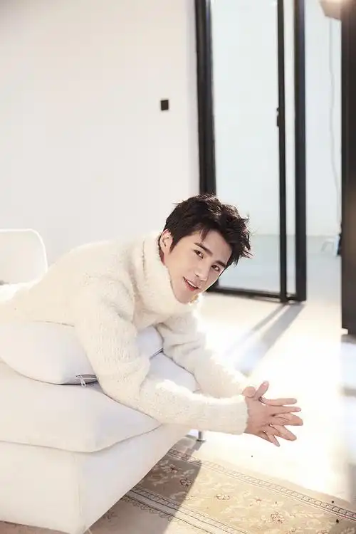 姜潮全新写真曝光 暖潮来袭阻击女心