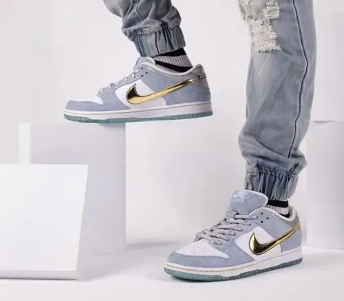 王一博上脚 "冰雪奇缘" dunk 图片曝光!网友:有内鬼!_腾讯新闻