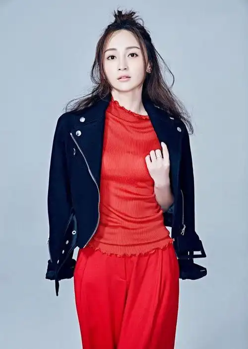 姚笛个人写真2014年3月29日与文章挽手出行高清大图曝光.