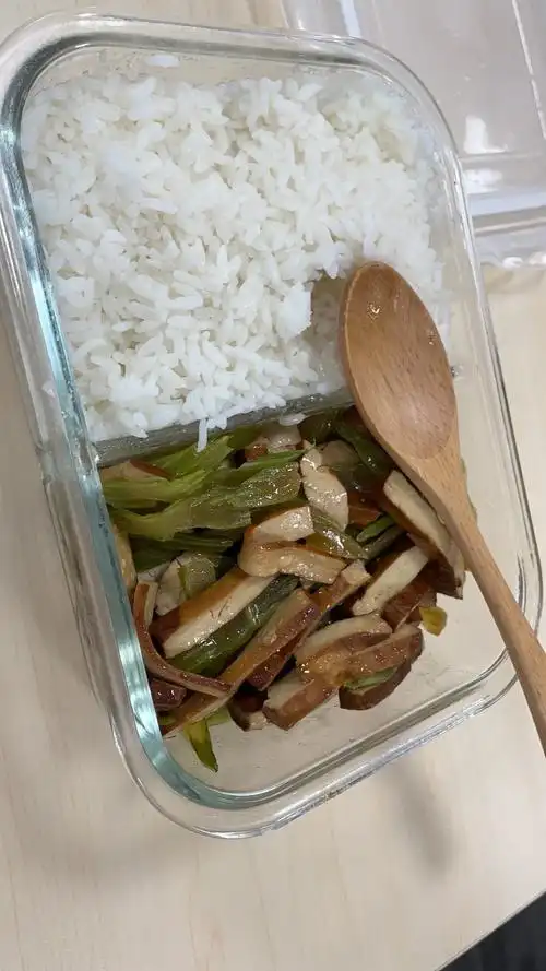 自己带饭真的省钱