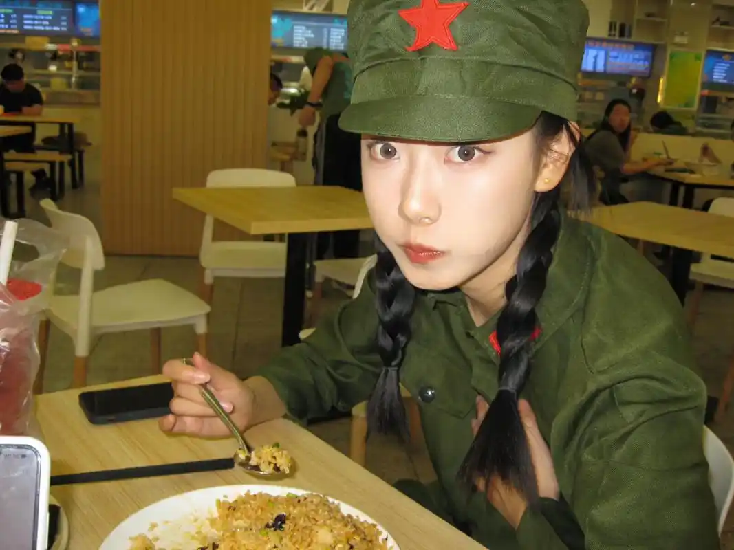 今天是小文艺兵嘻嘻嘻嘻嘻#分享照片 #03 - 抖音