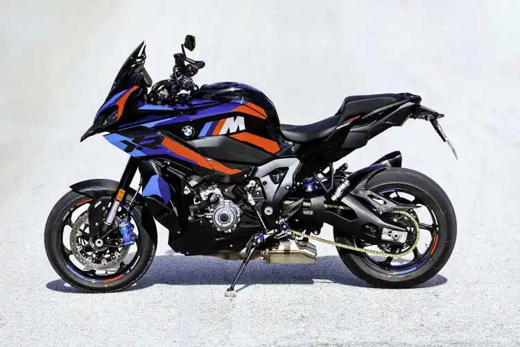 宝马2024 m 1000 xr运动旅行车车体特写_大排量摩托车_导购_摩信网
