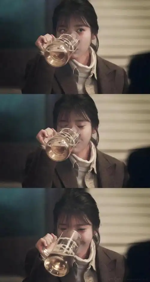 在前一秒笑后一秒哭的情况下,看完了《我的大叔》