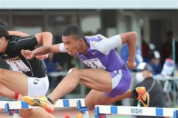 田径男子110米栏 古贺杰里米(东京高中2)14秒05 高中2历代并列第4