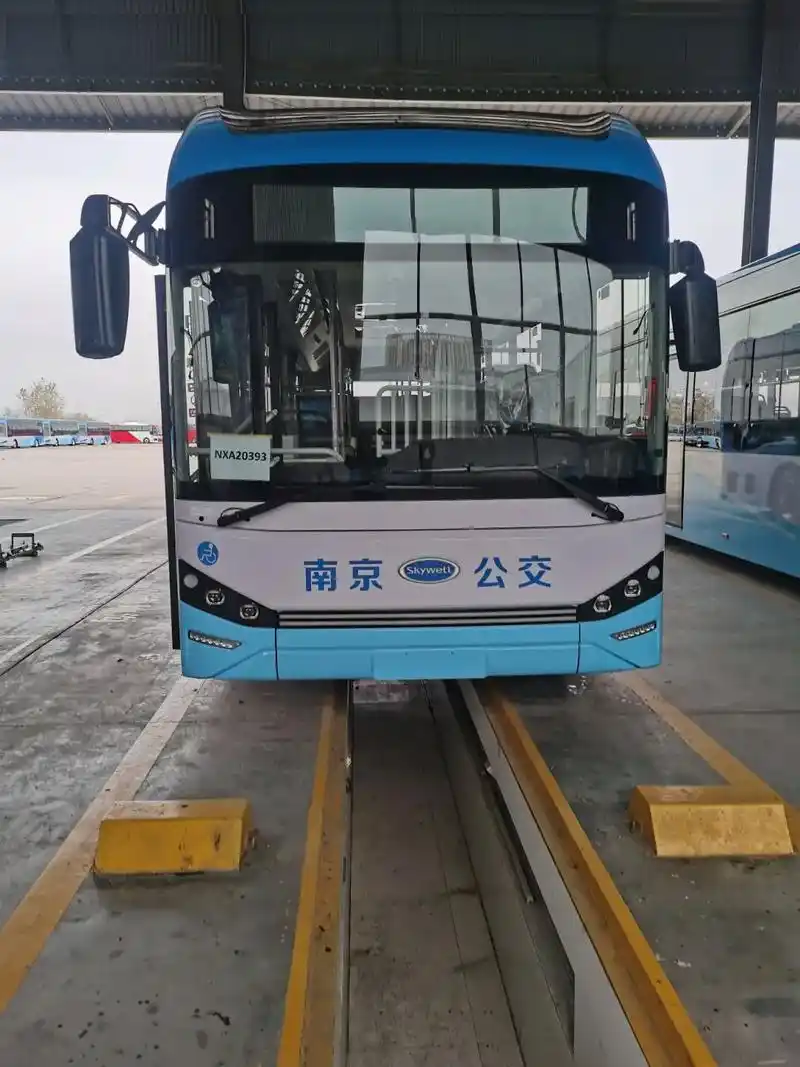 城市公交南京公交新车, 南京金龙(开沃)新车141万一辆的 - 抖音