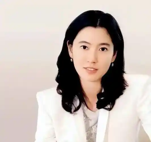 韩国第一名媛林世玲:嫁三星掌门人受尽委屈,与男星李政宰很甜蜜_李在