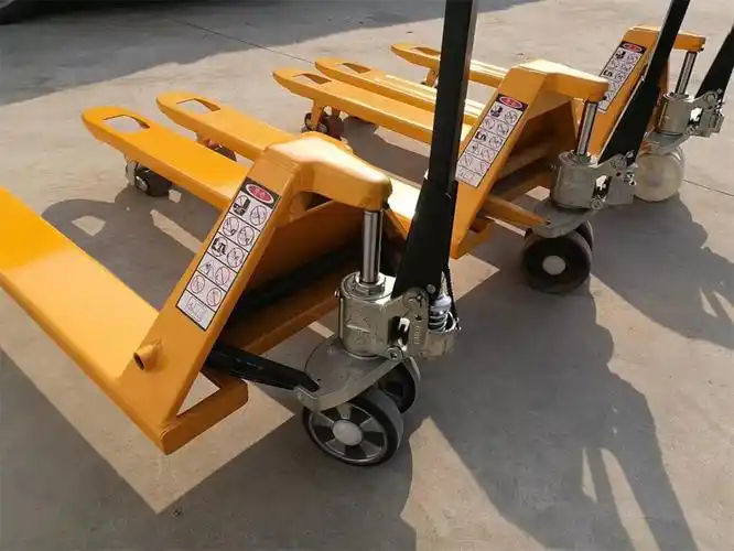 厂家现货直销手动液压搬运车 托盘油压装卸手推车 液压叉车地牛