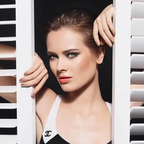 欧美美女模特高清图片:捷克小麻豆莫妮卡·雅克