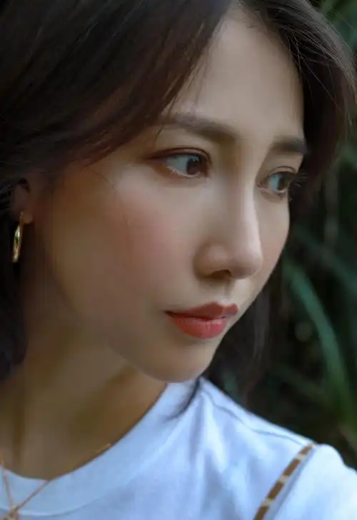 > 弦子海边度假写真图片(2/6)