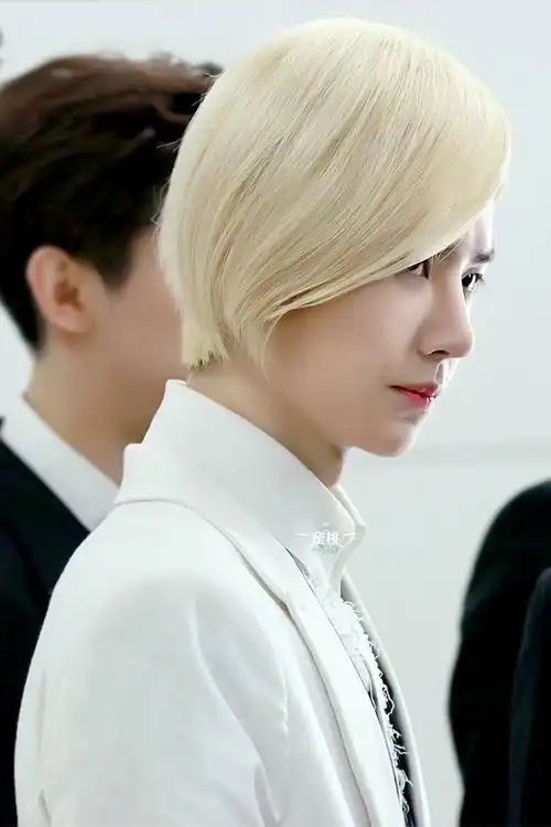 来自:豆瓣小组               银发比丑        钻石门面金南俊