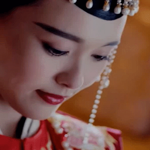 唐嫣美女古装红唇gif动图_动态图_表情包下载_soogif