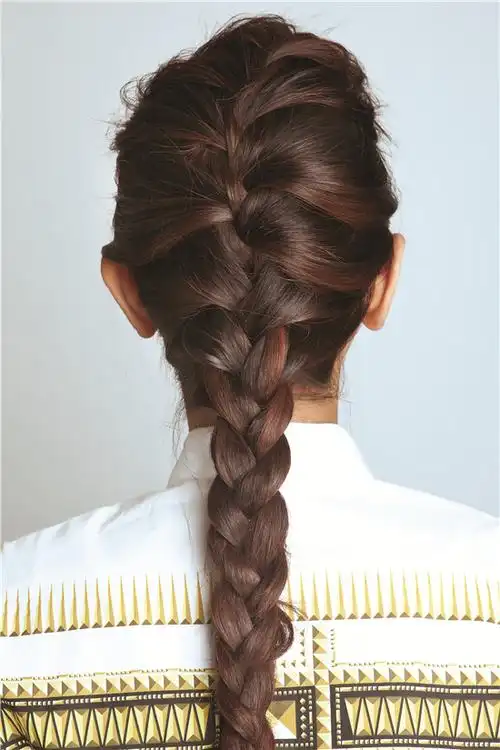 造型师吕选明:长发俏皮辫子盘发立体打造