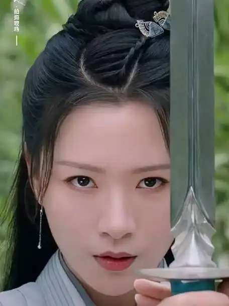 网剧我有一个朋友#新手女侠叶五枝@_苏梦迪在无名百货里是武力值担当