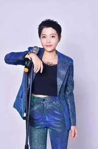 闽南歌后-陈凯欣歌图人生邀请明星亲临碧湖万达广场想和明星近距离