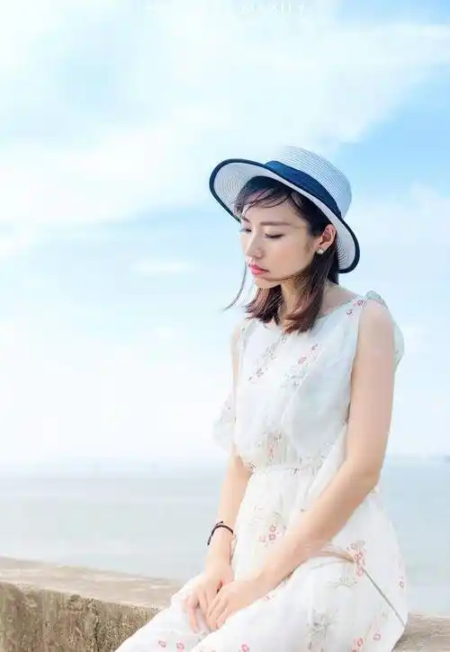 原创15个拍照手的摆拍姿势拍照这样拍自然不尴尬一镜美到底