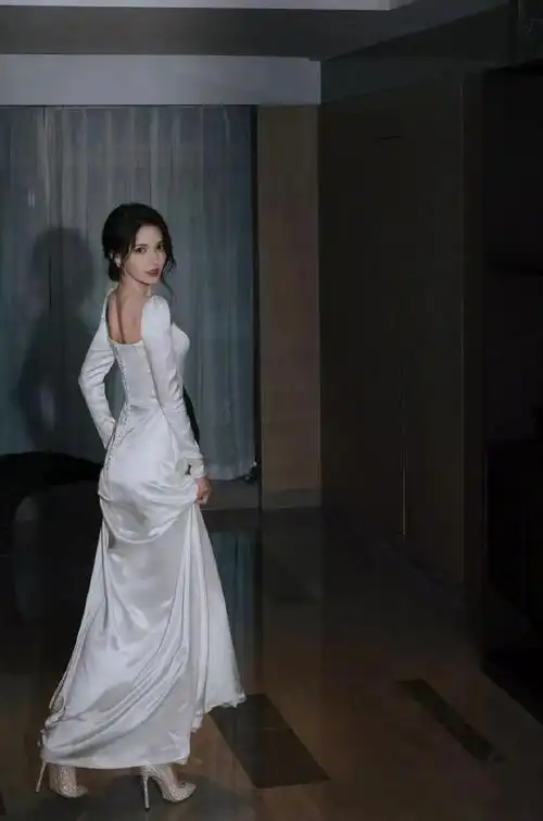 小影要去采访张予曦啦,各位粉丝宝宝们有什么想问的问题可以留言评论