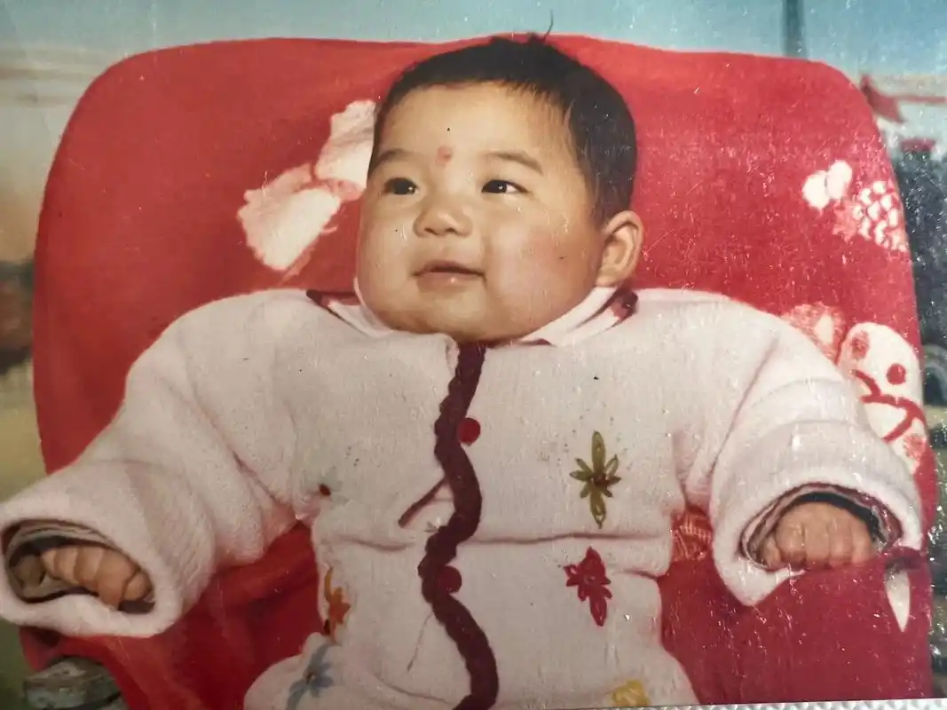 最珍贵的照片 #小时候我长这样 #原来真的一眨眼就长大了  - 抖音