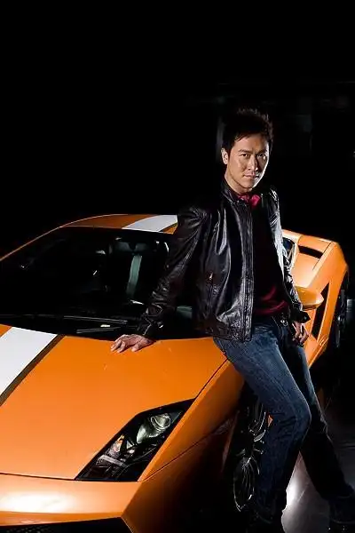 马德钟成熟魅力写真图片