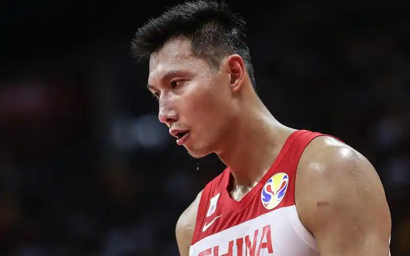 老威头广东夺冠易建联最尴尬说这话的人非傻即坏