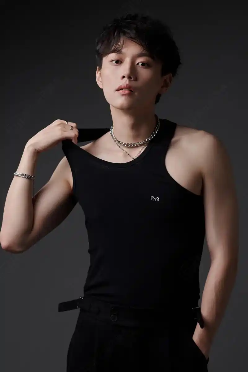 男生写真系列,酷又帅气!#武汉艺术照 #武汉肖像摄影 #武汉 - 抖音