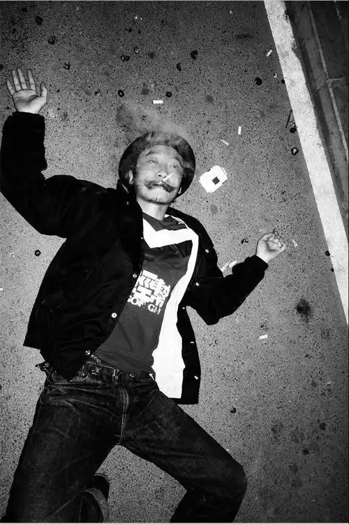 去野谁说广告人不爱摇滚和蹦迪