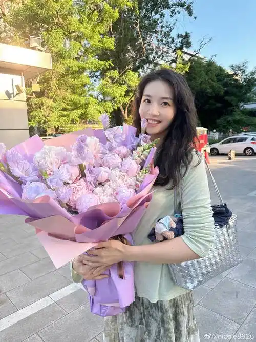 中国女排奥运冠军晒近照,卷发新造型美出新高度_魏秋月_奥运会_经历