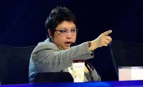 韩红自称当年是校花却被大家说是笑话拿出照片后都目瞪口呆了