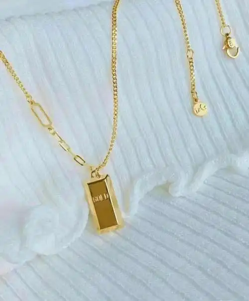 周大福小金条项链