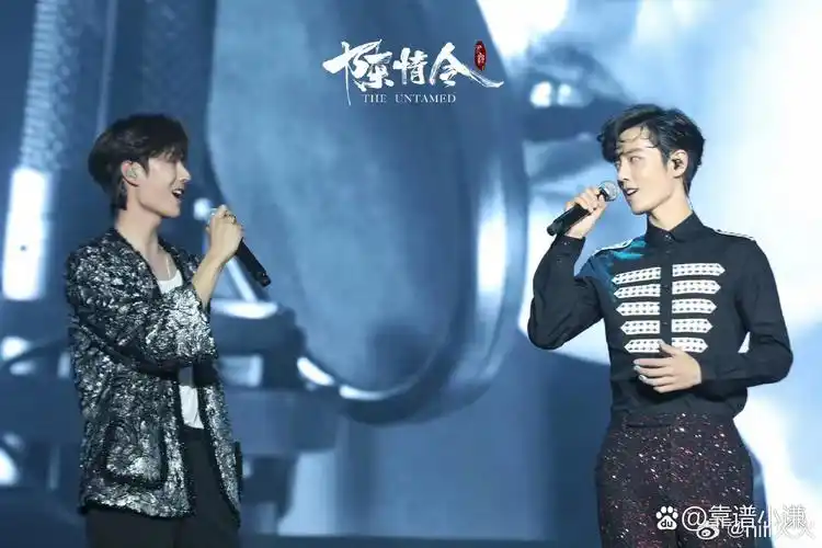 时隔五年肖战王一博星光大赏合体献唱《陈情令》主题曲《无羁》,粉丝