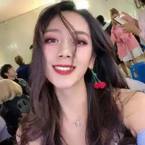 非诚勿扰杨若男牵手是哪一期被谁牵走了?杨若男微博身高资料照片