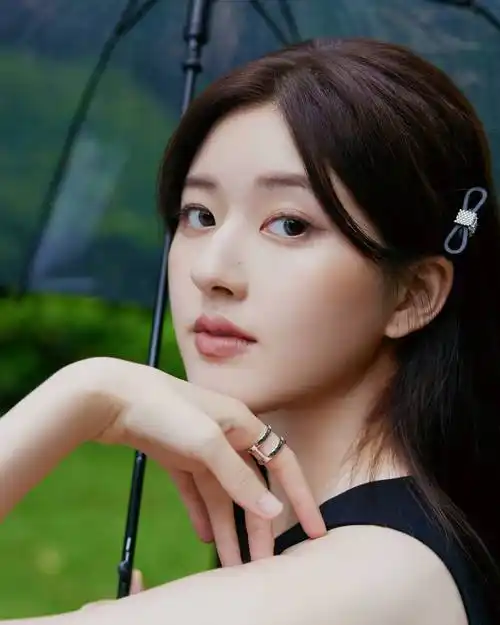 赵露思近照遭吐槽面部馒化明显,鼻子也不一样了被质疑整容_明星_面容