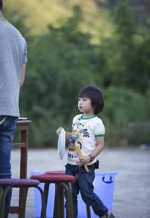 原创有种变形式长大叫kimi如今近照撞脸蔡徐坤网友帅哥胚