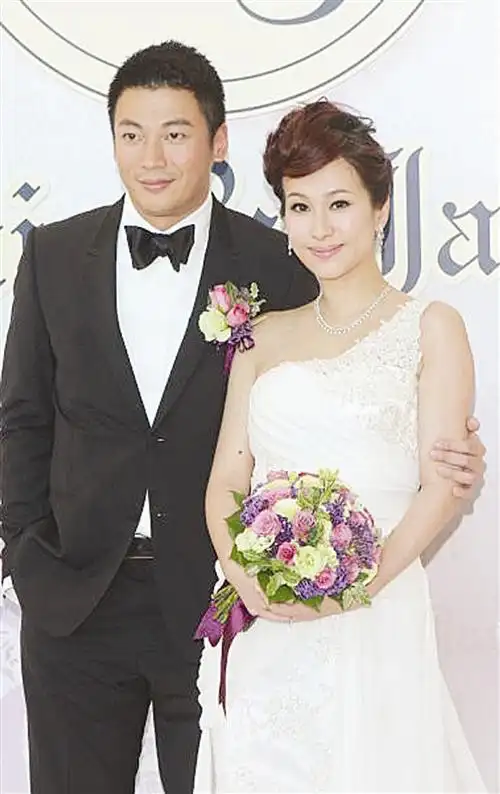 港星文颂娴奉子成婚