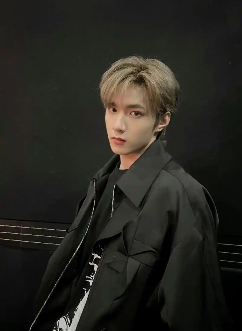 刘耀文# 他们很耀眼,而你是唯一