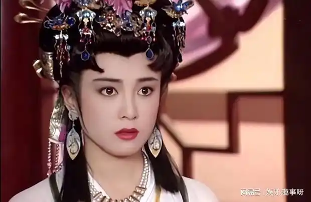 最美妲己傅艺伟一手好牌打得稀烂其实背后另有隐情