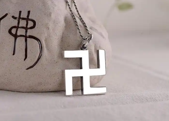 狮子头s925银万字符卍挂件吊坠银饰品释迦牟尼佛249克足银卍吊坠配