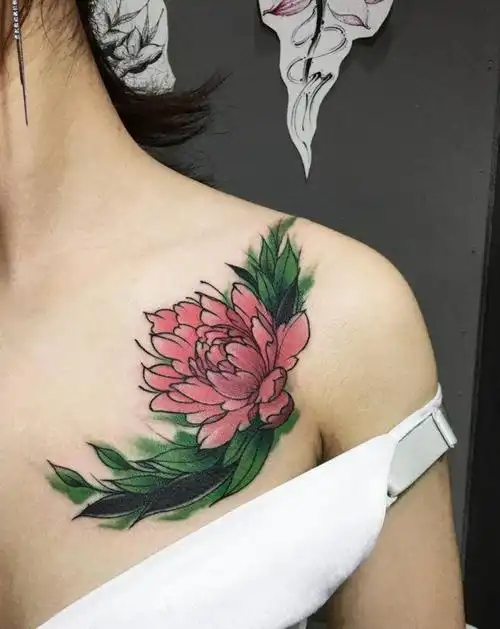 遮盖 牡丹纹身图片_胸部水彩纹身图案