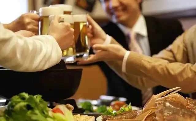 聚会喝酒时多说"这几句话",就算你不善表达,领导都不会低看你_腾讯新