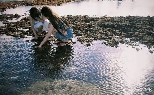 程潇泳衣写真,曼妙好身材展现万千魅力,网友:打扮得像少女一样_人们